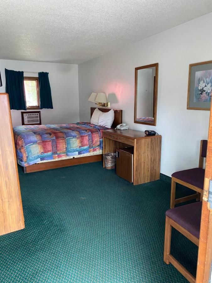 Northern Pine Inn Hayward Exterior foto
